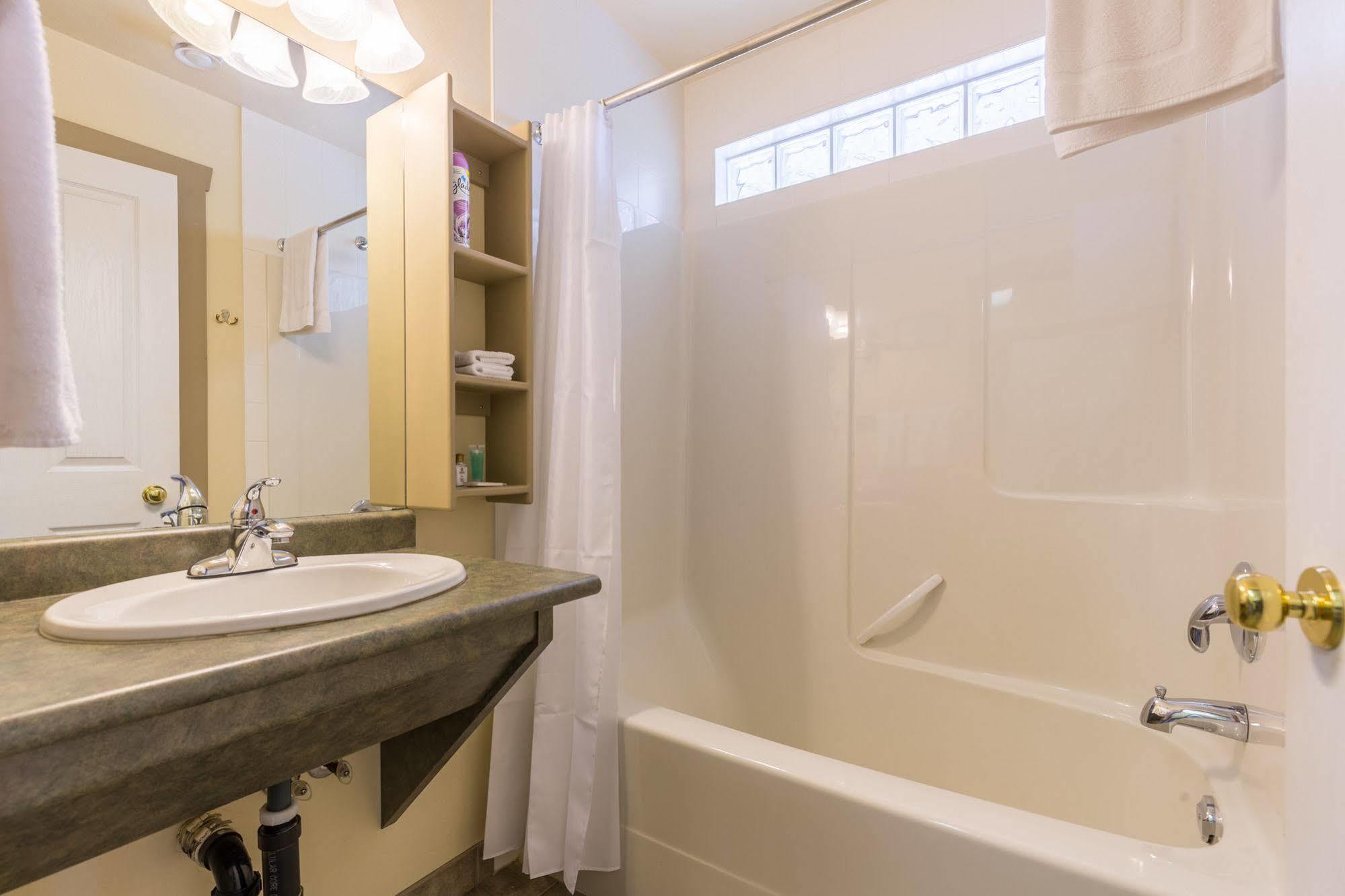 Motel Bathgate Marina Egmont Экстерьер фото